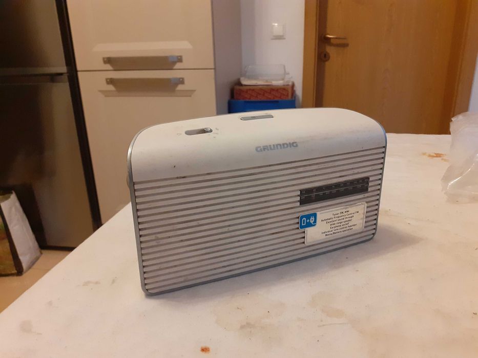 radio portabil analogic Grundig