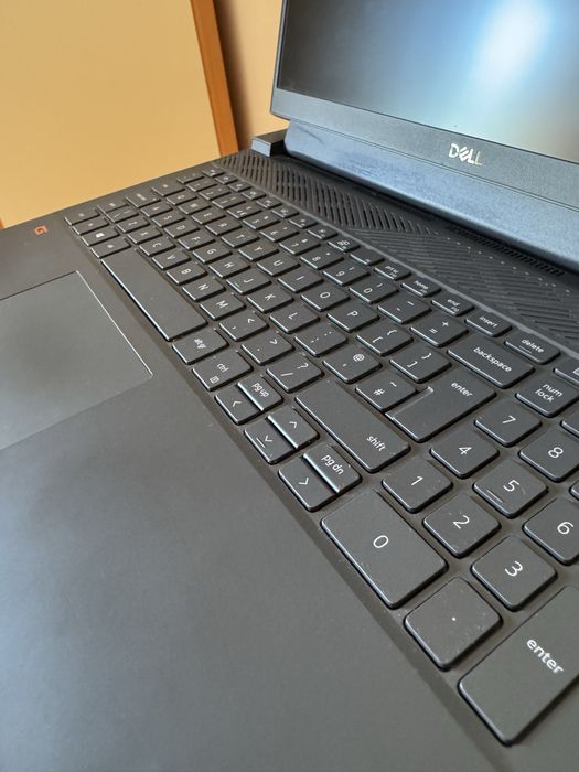 Геймърски лаптоп Dell G15 5510