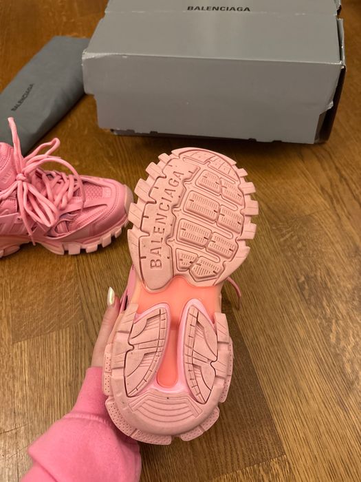 Balenciaga track 37