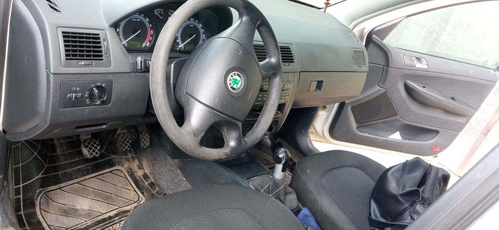 Vând Skoda Fabia