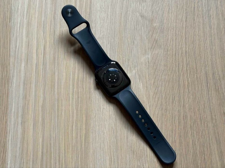 Apple Watch 8 : 45 MM; Black