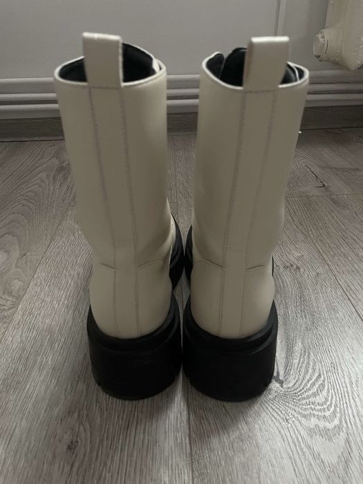 Botine Guess (nu prada,jordan 4,yezzy ,bape)