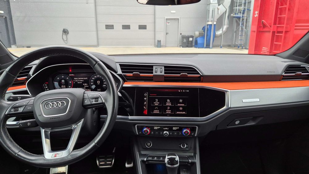 Vand Audi Q3 2.0 35 TDI quattro S tronic S Line 2021 unic proprietar.