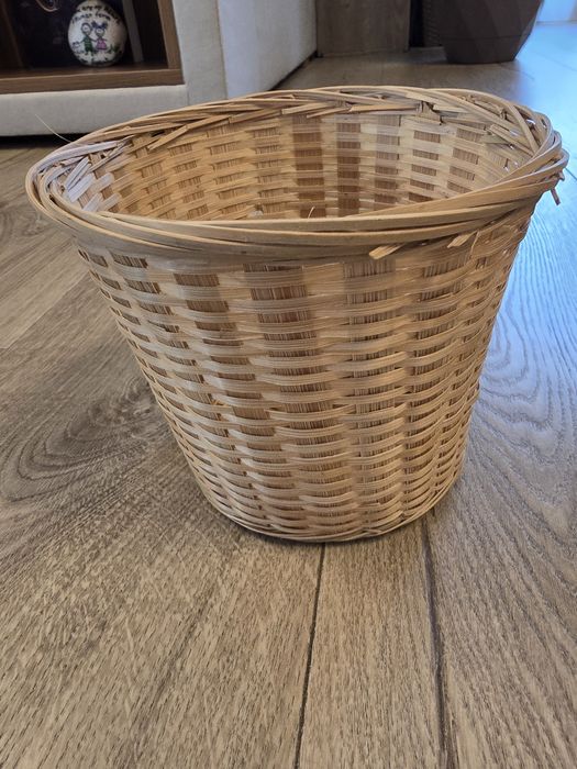 Саксии пластмасови и порцеланови