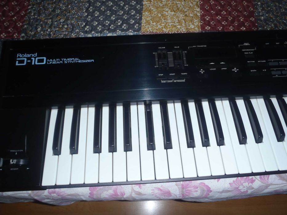 Sintetyzator ROLAND D 10 perfecta stare de functionare