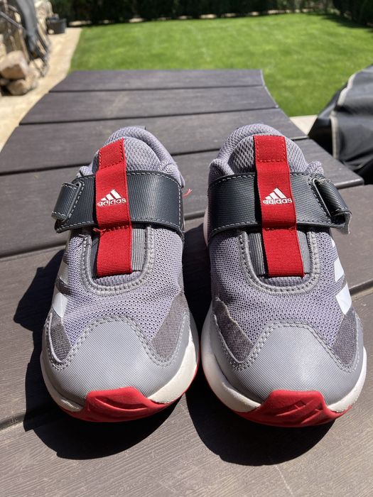 Маратонки adidas 30