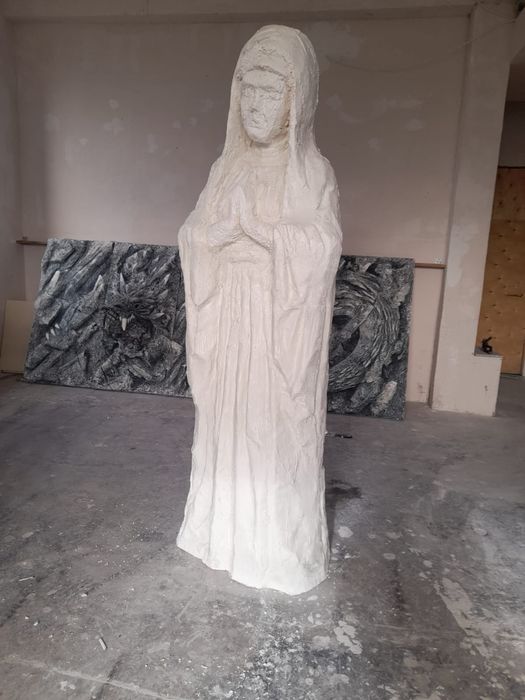 Статуя продается