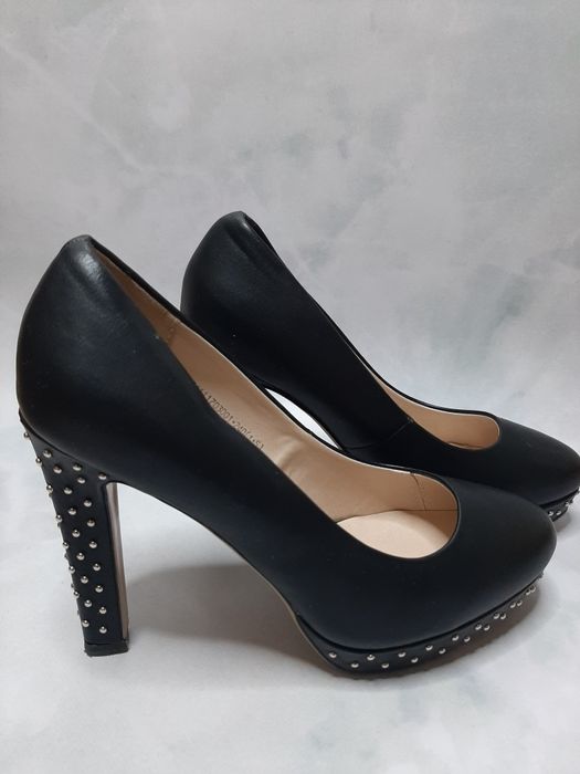 Обувь женская,на каблуке