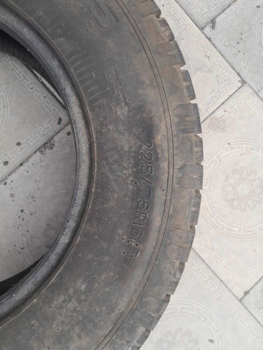 Продам шины на R16