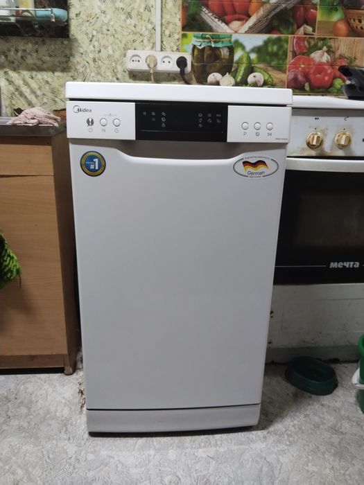 Посудомоечная машина Midea DWF8-7618QW