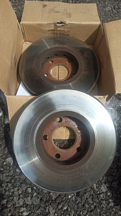 Тормозные диски на Ауди 100 С-4 б/у