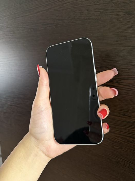 Iphone 16 White 128GB в идеальном состоянии