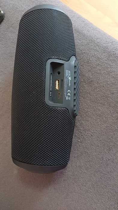Boxa 150 lei.nouo trimisa din UK.nefolosita deloc.