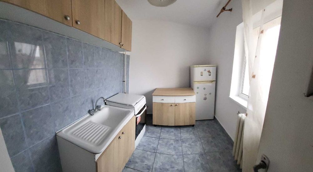 Proprietar, vand garsoniera zona centrala