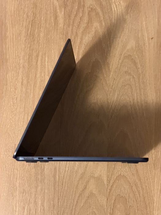 Apple MacBook AIR 2022 M1 defect