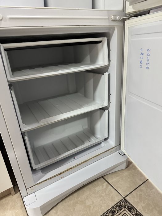 холодильник Indesit