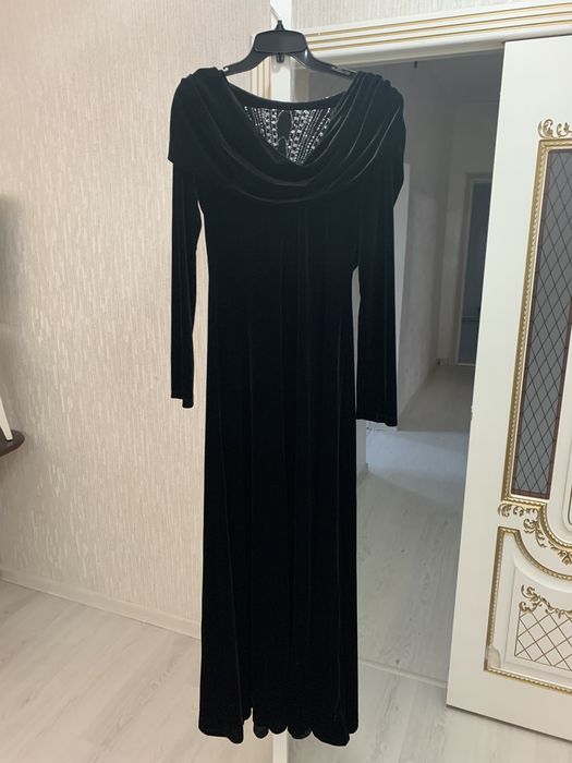 Платья вечерние, размеры 42-46