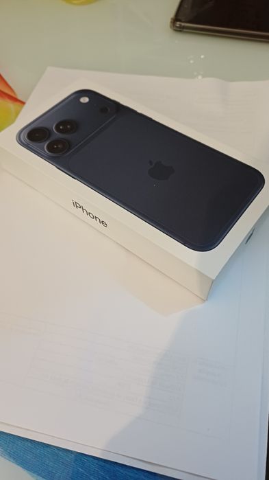 Vând iPhone 17 Pro Max 512GB Deep Blue 5G -sigilat