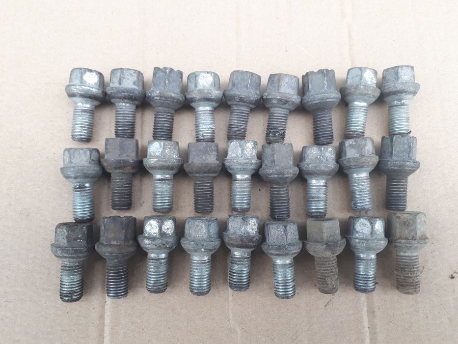 Запчасти на Пассат.