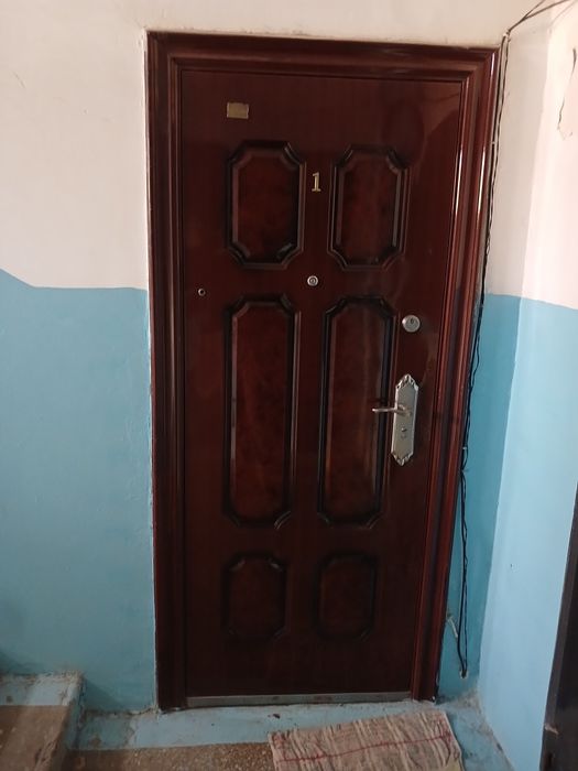 2 xonali kvartira 1 etaj srochna sotiladi