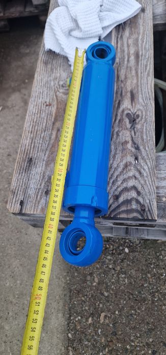 Cilindru hidraulic plug reversibil preț 550 lei se poate trimite prin