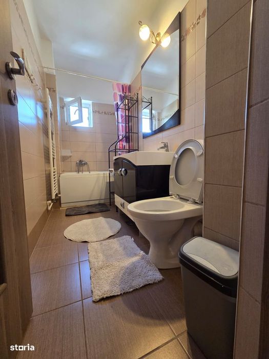 CHIRIE- Apartament 3 camere, mobilat și utilat, Etaj 3, Zona Pelican