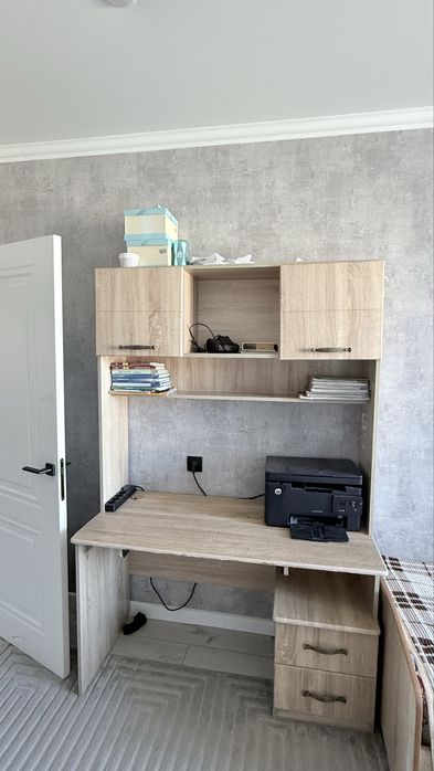 Продам компьютерный стол