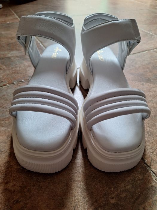 Нови сандали естествена кожа