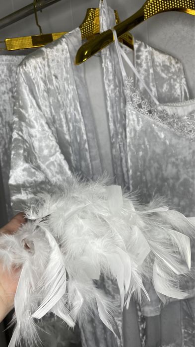 пижамы в наличии , черное и белое