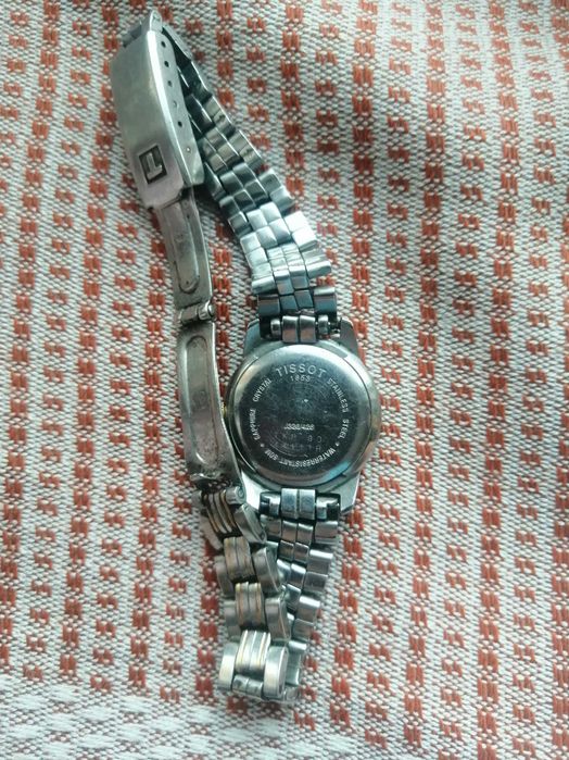 Продам женские часы TISSOT