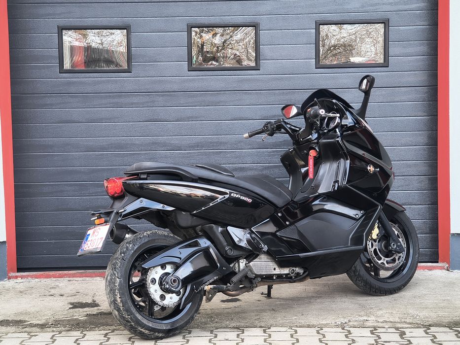 Piaggio Gilera gp800