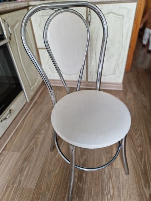 Продам стулья 4шт