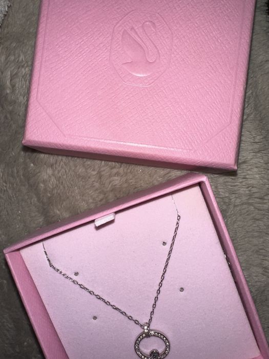 колие Swarovskii