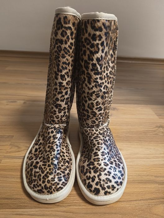 Дамски велурени ботуши