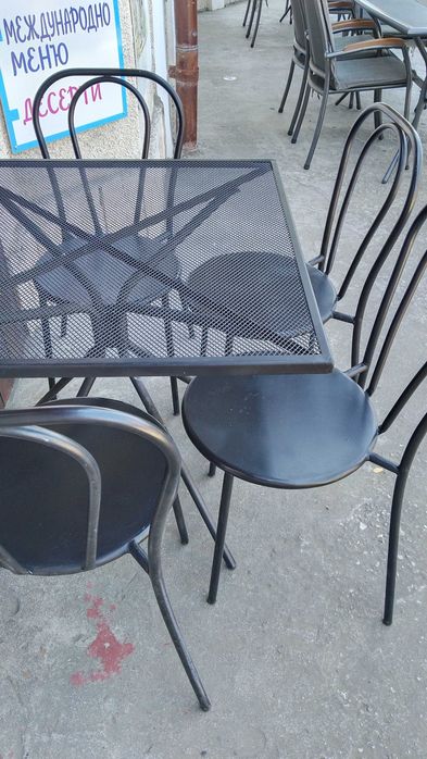 Комплект маси със столове