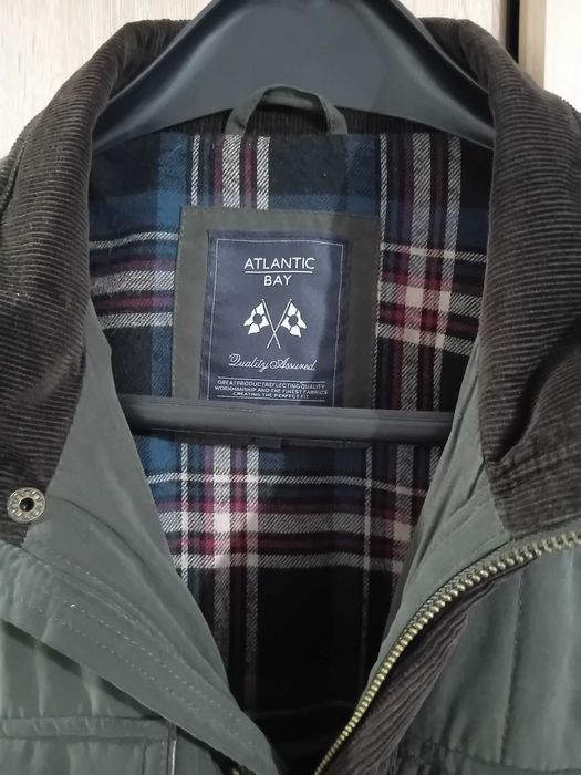 Vând geacă pentru bărbați,primăvară-toamna,marime L de la Atlantic Bay