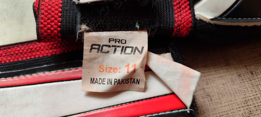 Вратарски ръкавици и кори