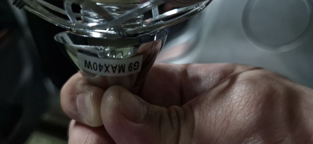 Продам люстры б/у