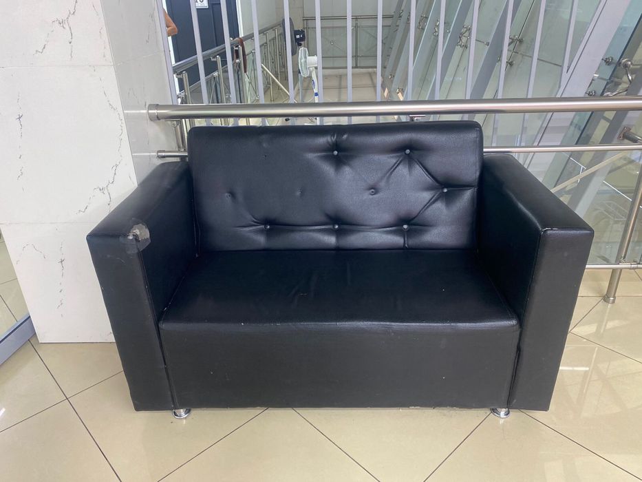 Продам диван дешево