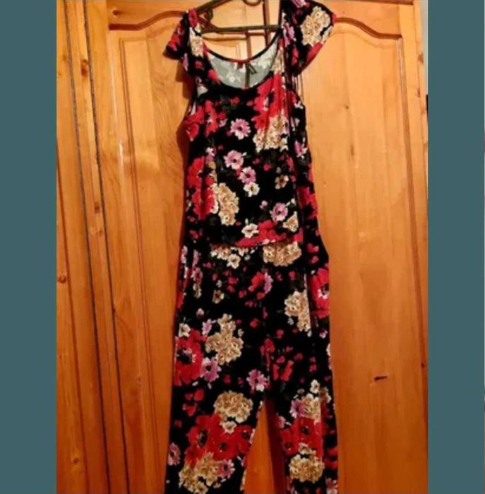 Продавам дамски панталони , гащеризони,бански