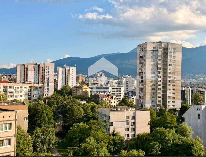ЕРА Фаворит отдава под наем луксозен двустаен апартамент в Дианабад