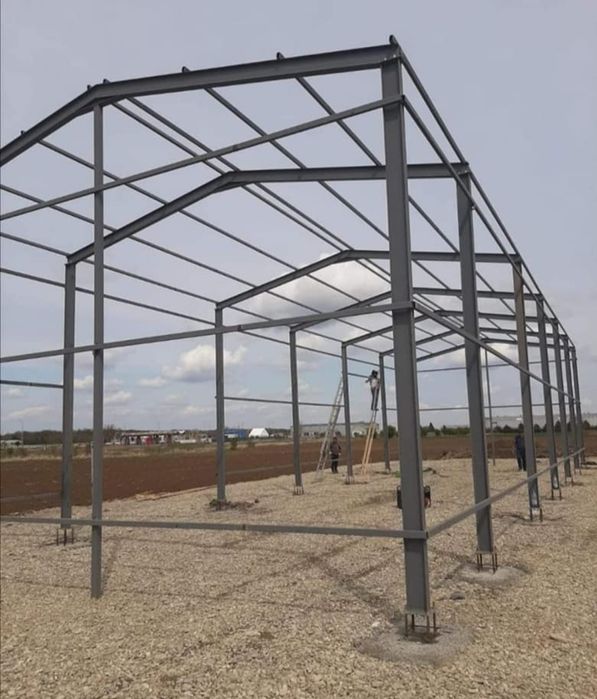 4ferme metalice la 6m și 8stalpi la 4m