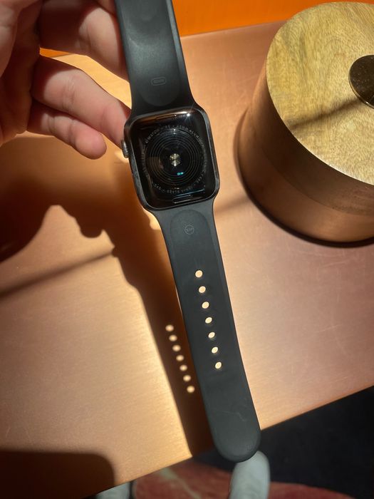 Apple Watch SE рабочие