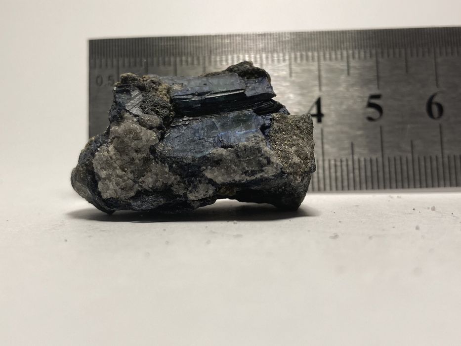 Cristal Vivianit Rosia Poieni . piatra vivianit romsnesc