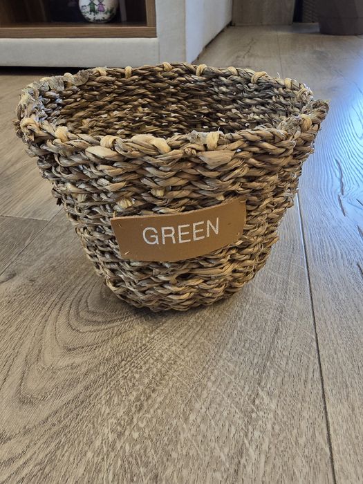 Саксии пластмасови и порцеланови