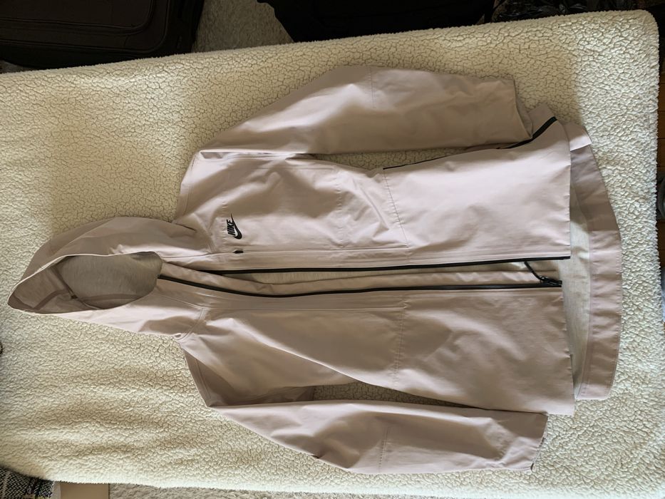 Спортно яке, Nike