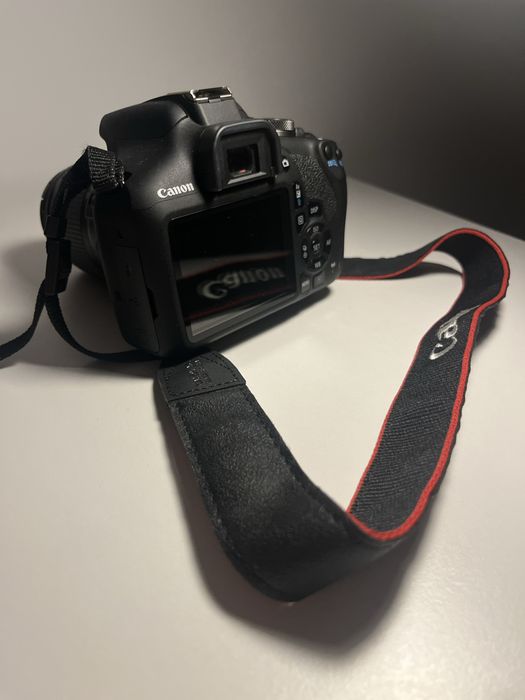Aparat foto DSLR Canon EOS 2000D,24.1 MP, Negru + Obiectiv EF-S 18-55mm IS II