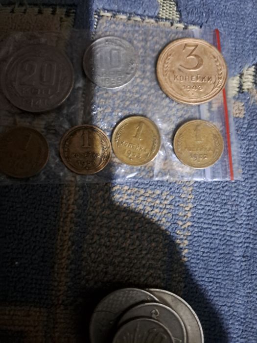 Продам монеты  срочно