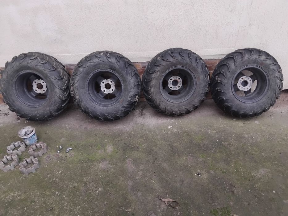 Vând set roți CF moto,noi