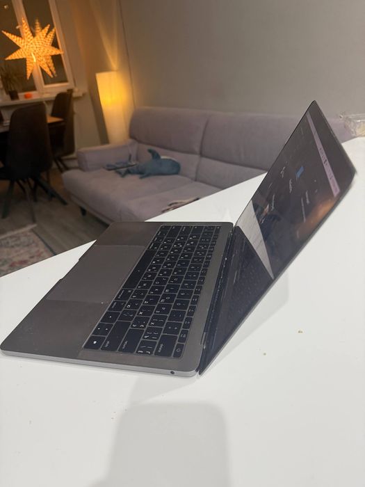MacBook Pro 2019 13"